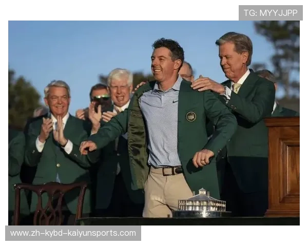 大师赛战报麦克罗伊卫冕路曲折 两度被反超两杆陷被动